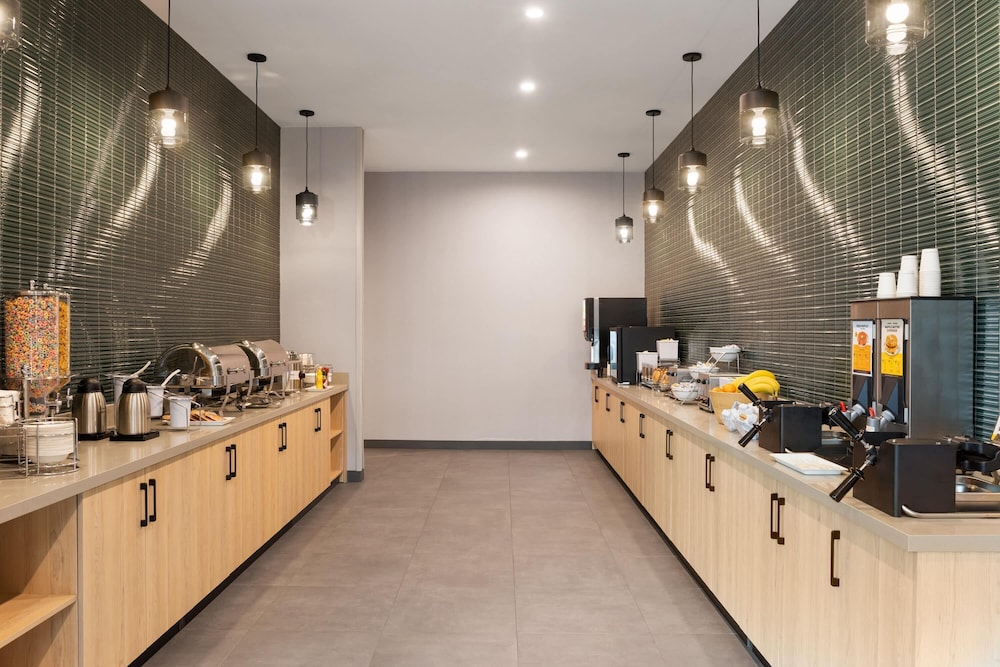 Hawthorn Extended Stay by Wyndham Leavenworth 10/61