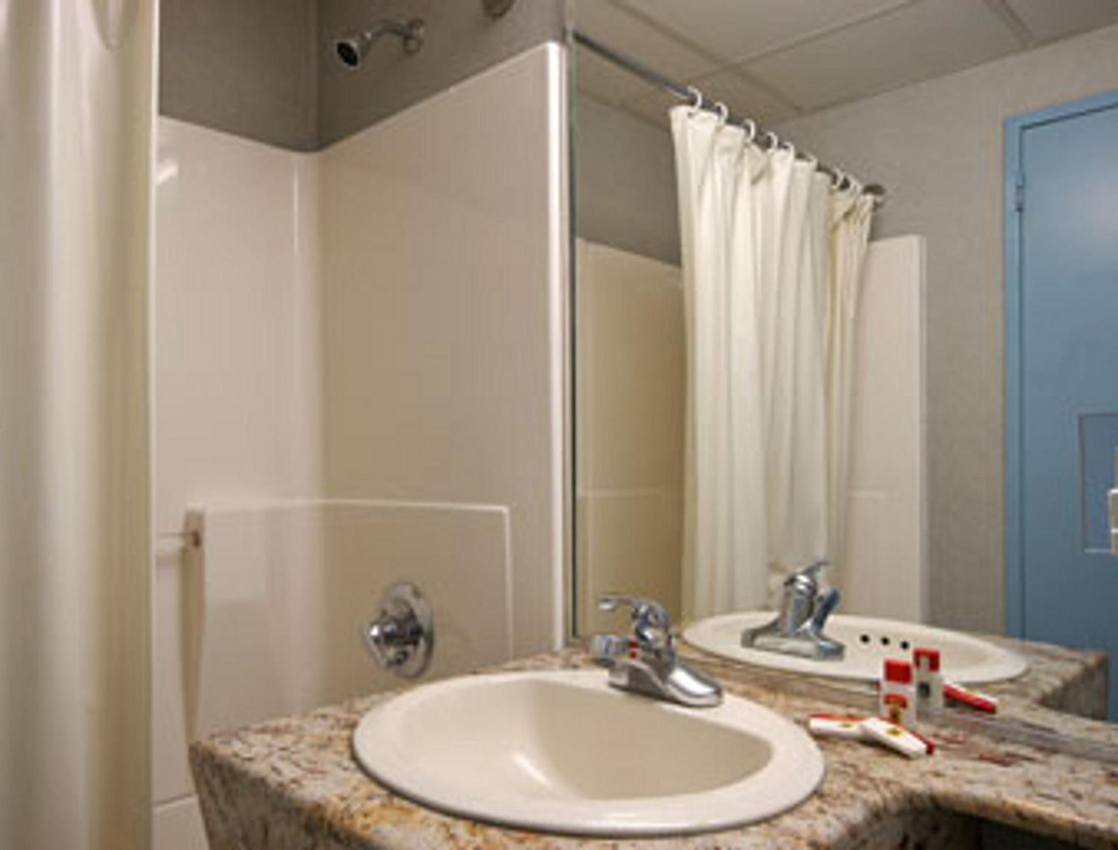 Super 8 by Wyndham Long Island City LGA Hotel 26/26