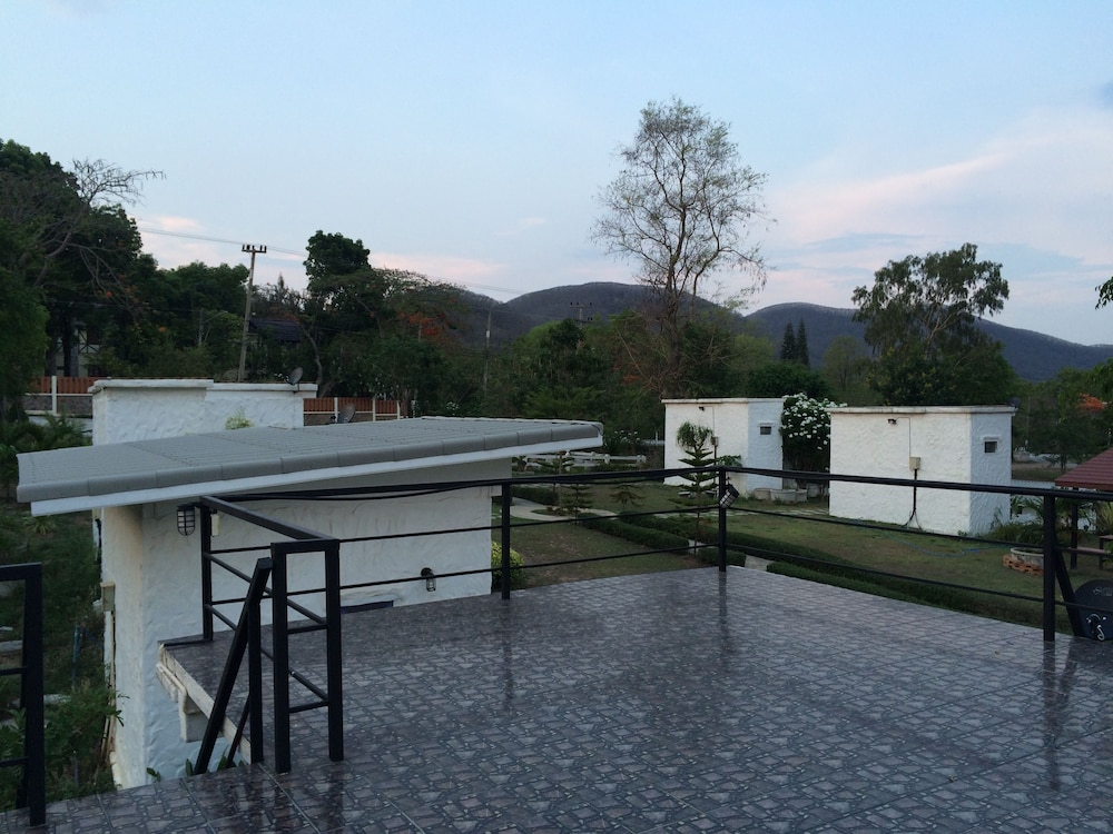 Whiterock Resort Pakchong 33/48