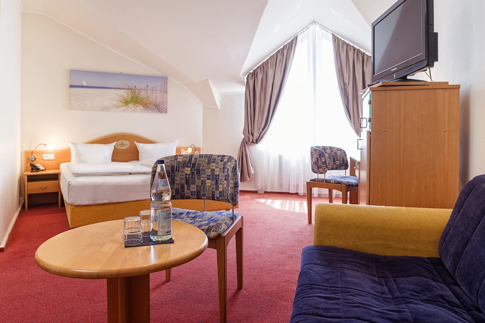 Hotel Danischer Hof Altenholz By Tulip Inn 29/45