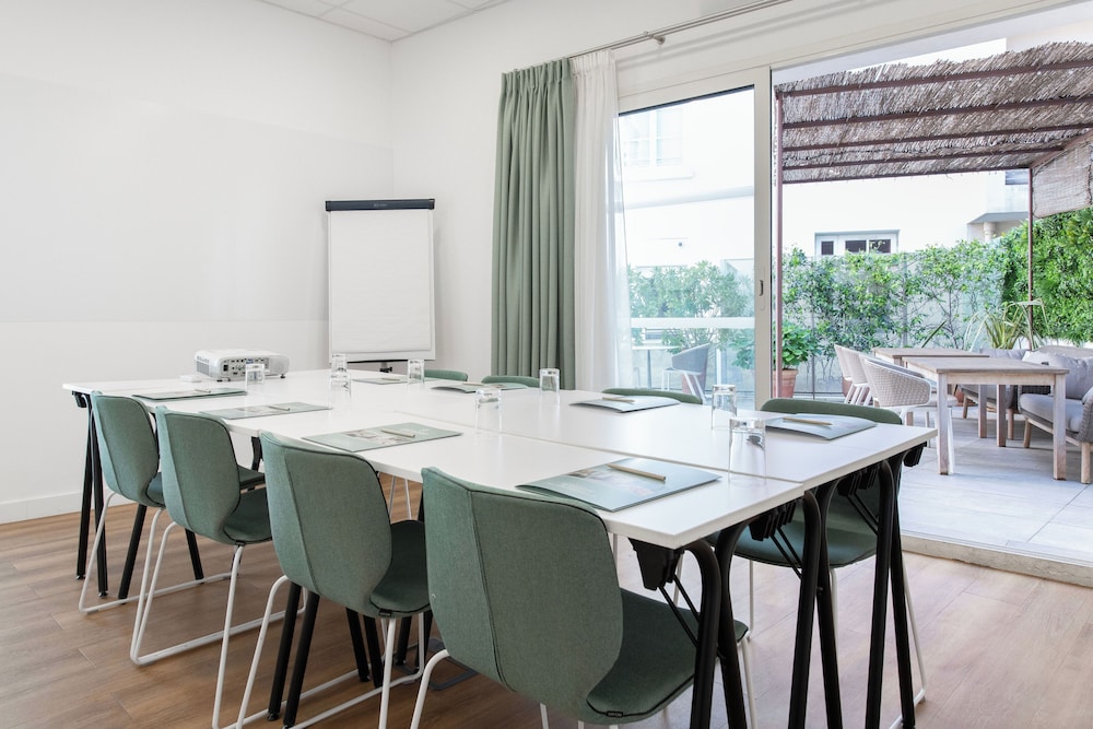Boutique Hotel Cezanne 57/62