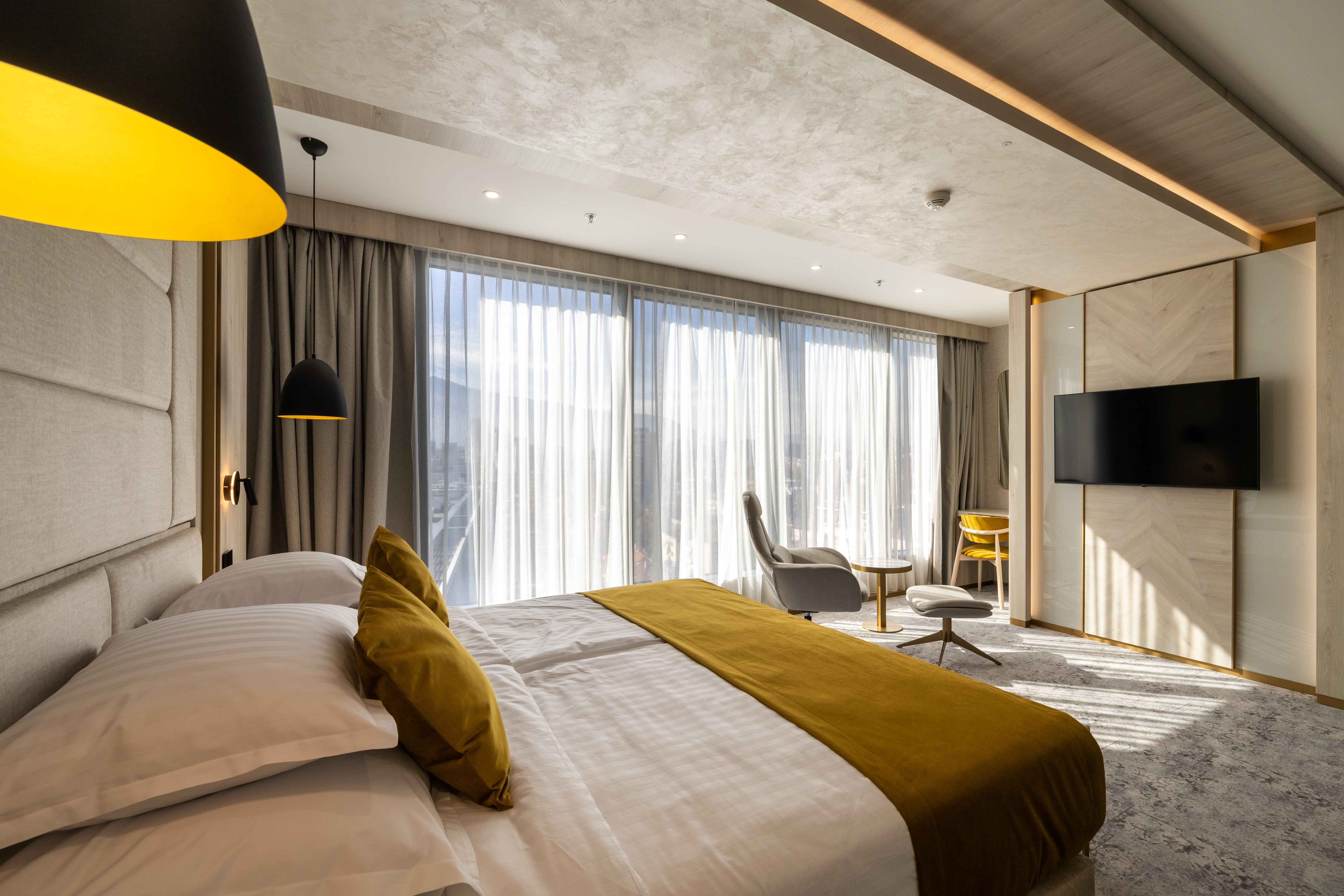 East Plaza Hotel 16/40