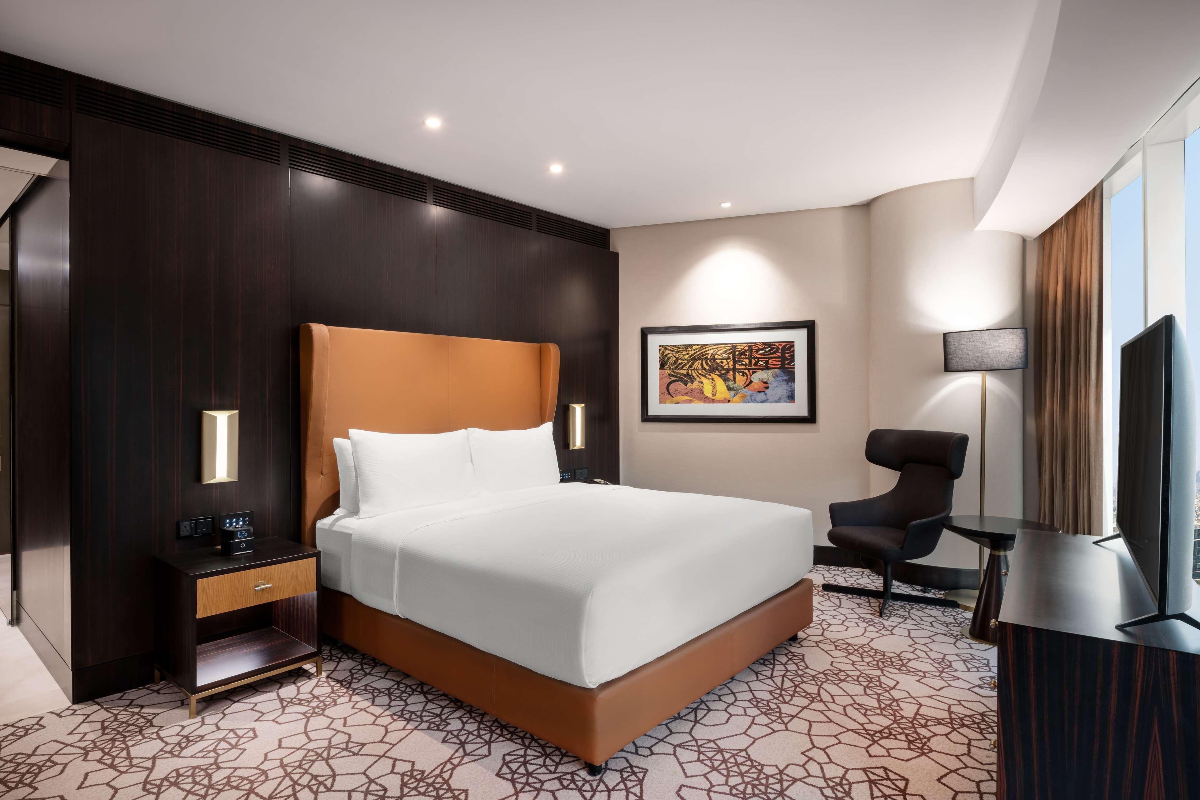 EXECUTIVE, KING BED, LOUNGE ACCESS