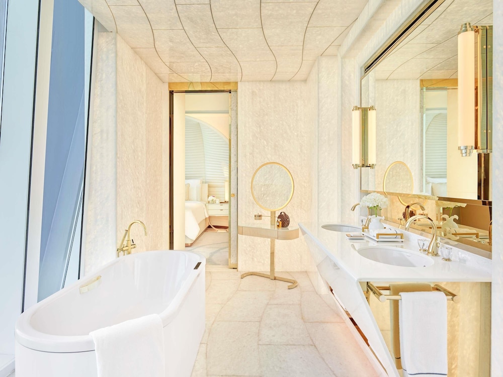 Fairmont Doha 65/65