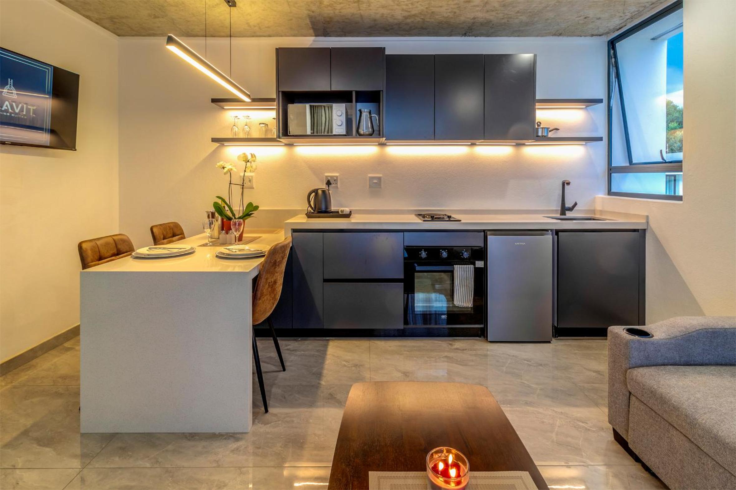 KRAVIT Premier Suites 8/29
