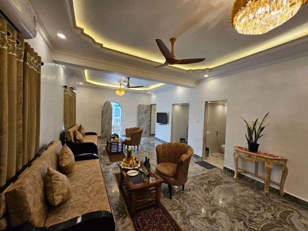 Paradise Village Resort 44/66