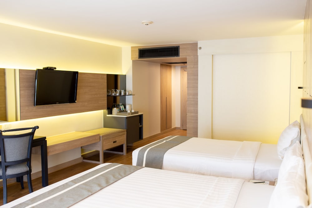 Phuket Graceland Resort & Spa 13/70