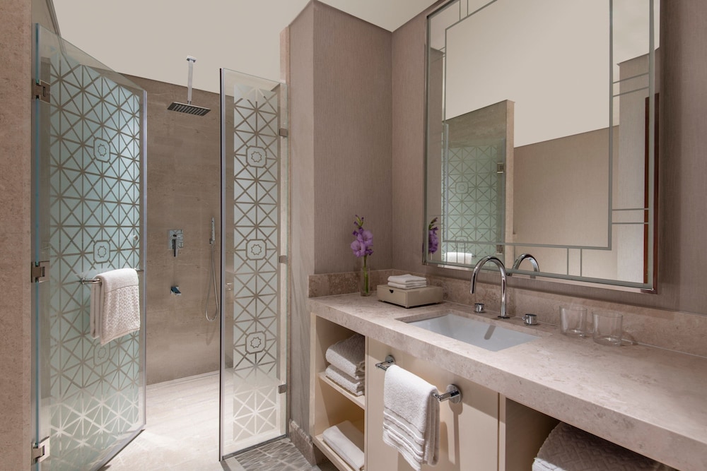 3 Bedrooms, Royal, Suite, 3 Double Beds, Sea View, Balcony, The St. Regis Marsa Arabia Island, The Pearl Qatar 9/10