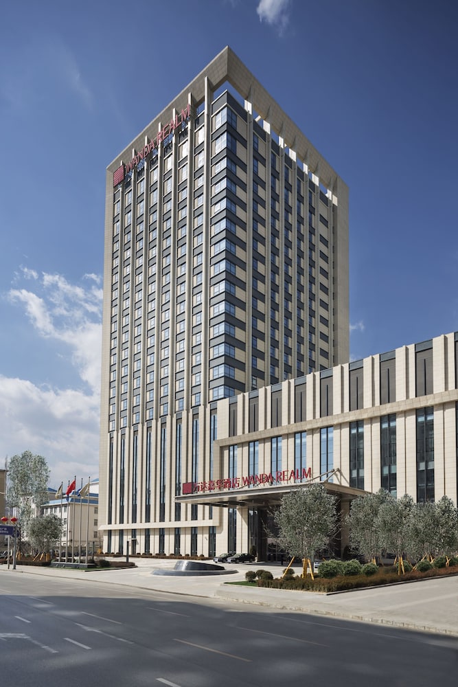 Wanda Realm Dandong 3/70