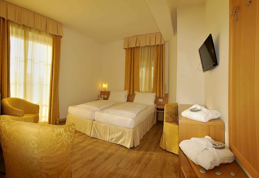 Alpen Hotel Eghel 21/68