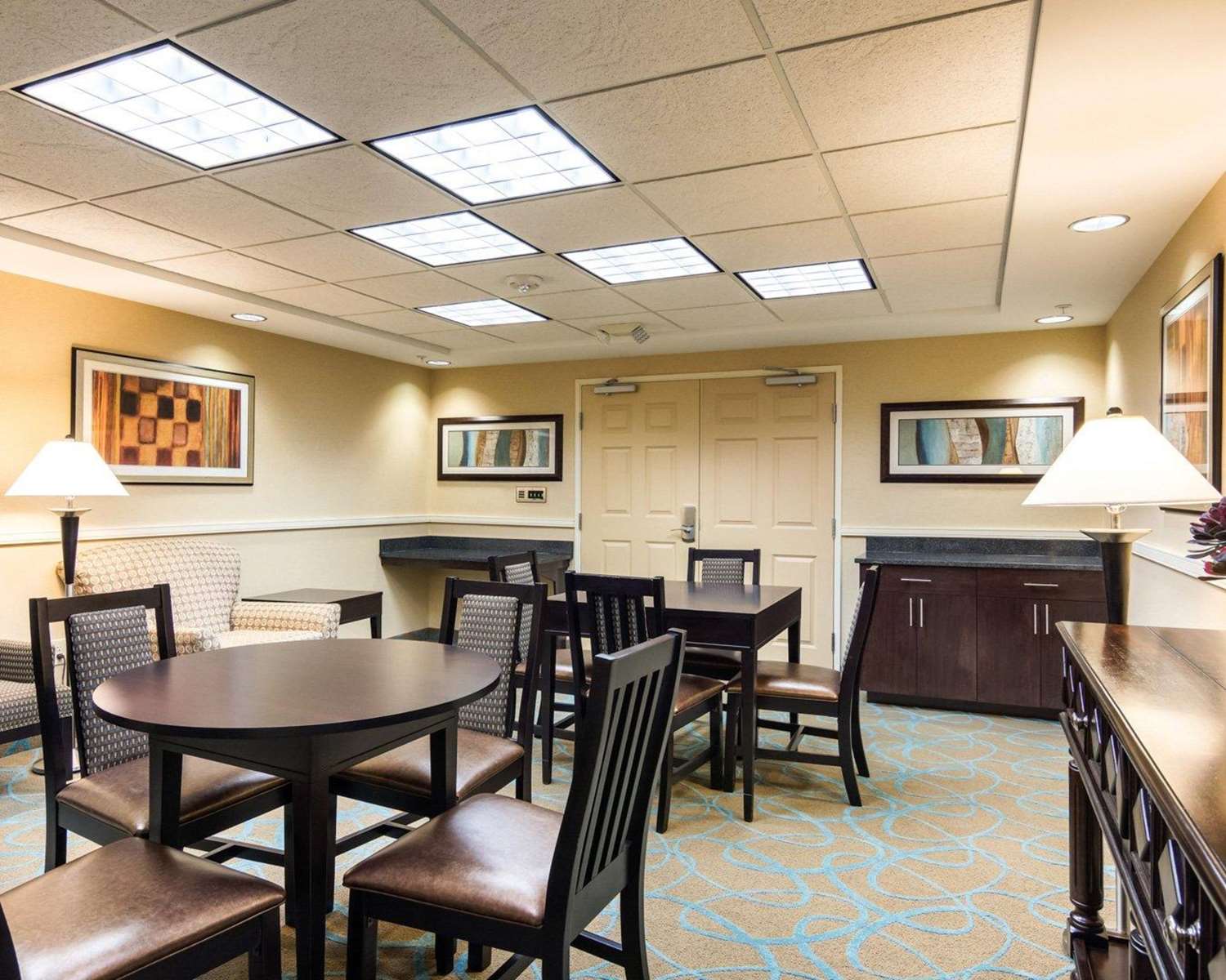 restaurant cafeteria