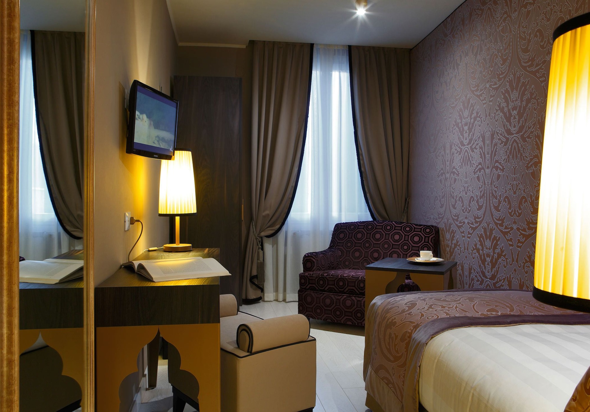 ROOM, SINGLE, SINGLE BED