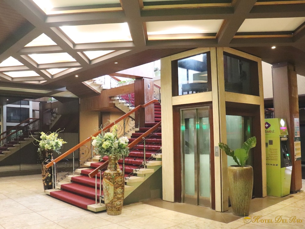 Hotel Del Rio 5/41
