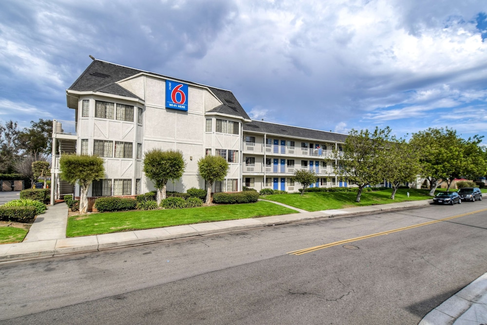 Motel6 Escondido Ca in ESCONDIDO - CA