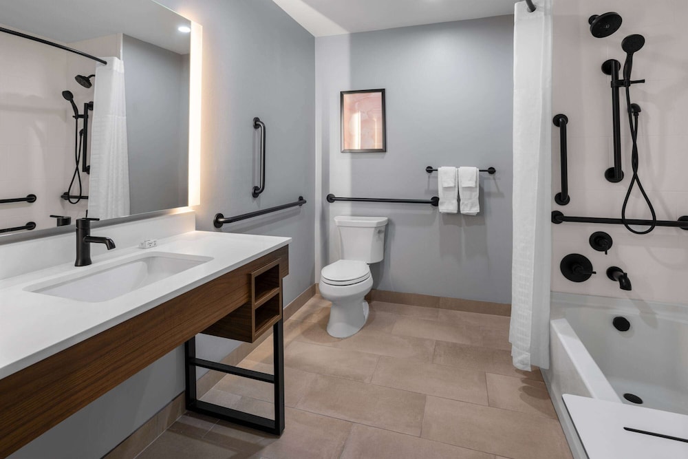 Hawthorn Extended Stay by Wyndham Williston/Burlington 34/38