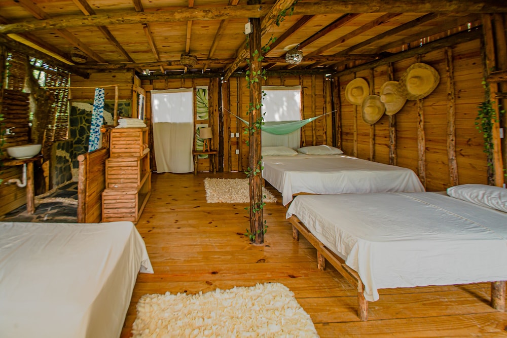 Tree House, Traditional