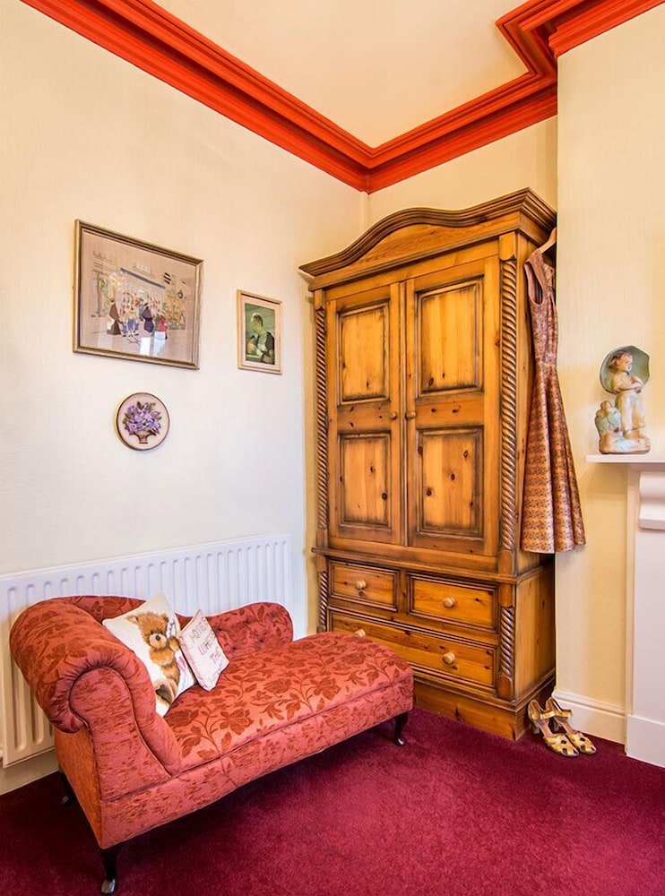 Creston Villa Guest House 5/33