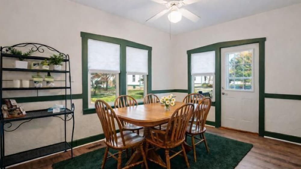 Victoria Resort and Bed & Breakfast 48/57