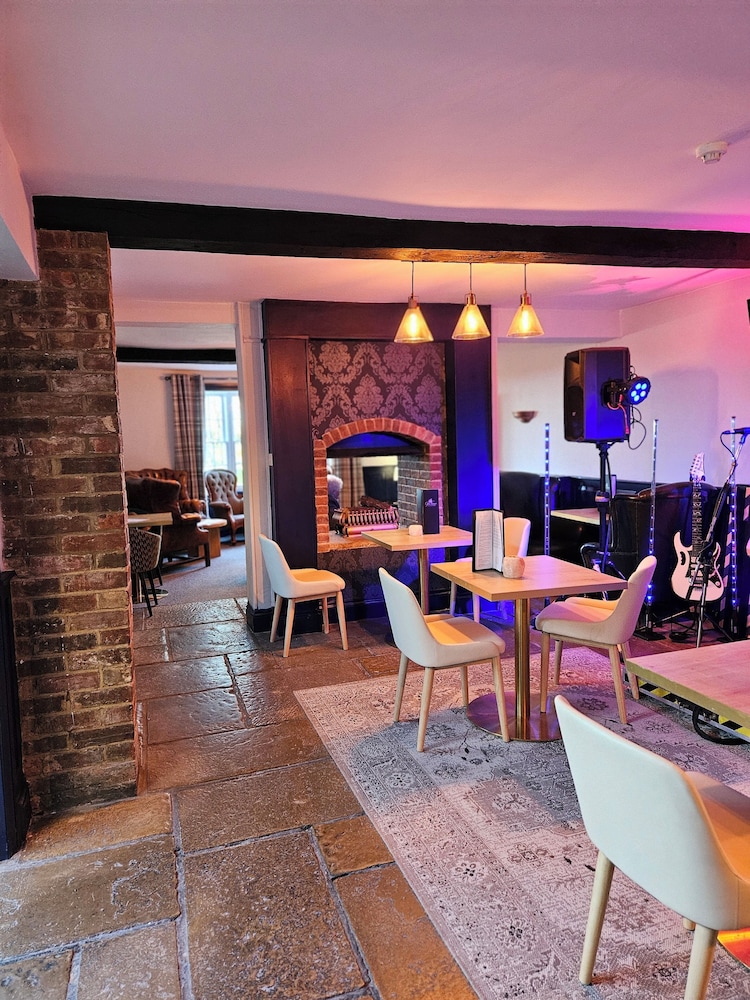 MARSH FARM HOTEL 34/50
