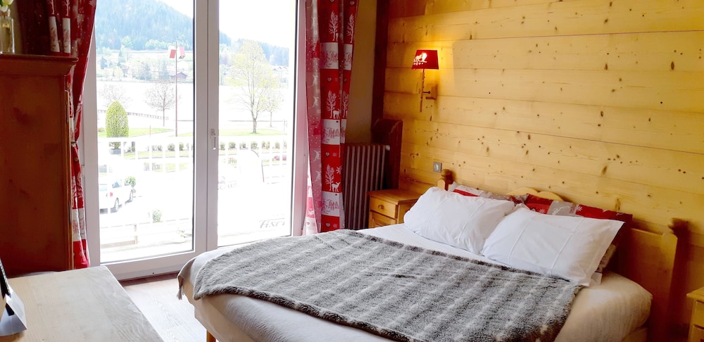 Logis Hotel Le Ptit Hotel Du Lac 4/30