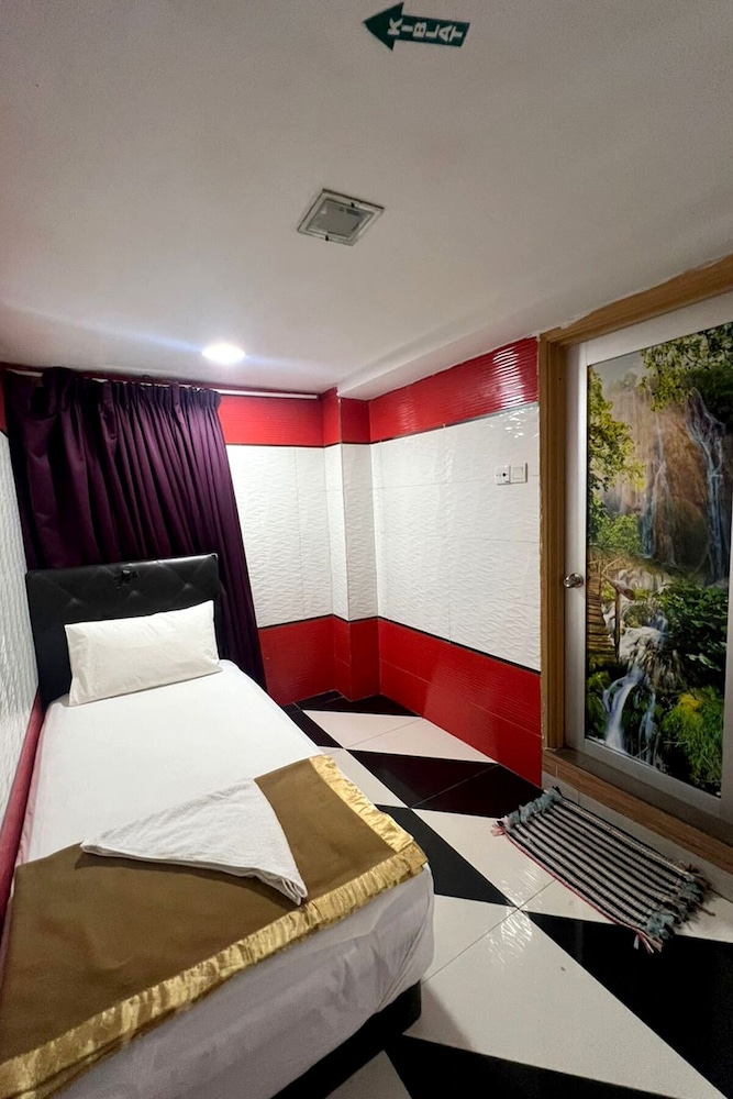 Batu Caves Business Hotel 7/21