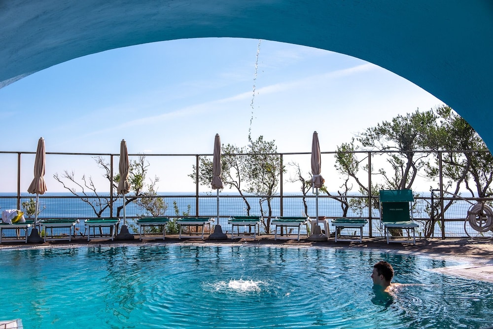 Punta Chiarito Resort 40/67