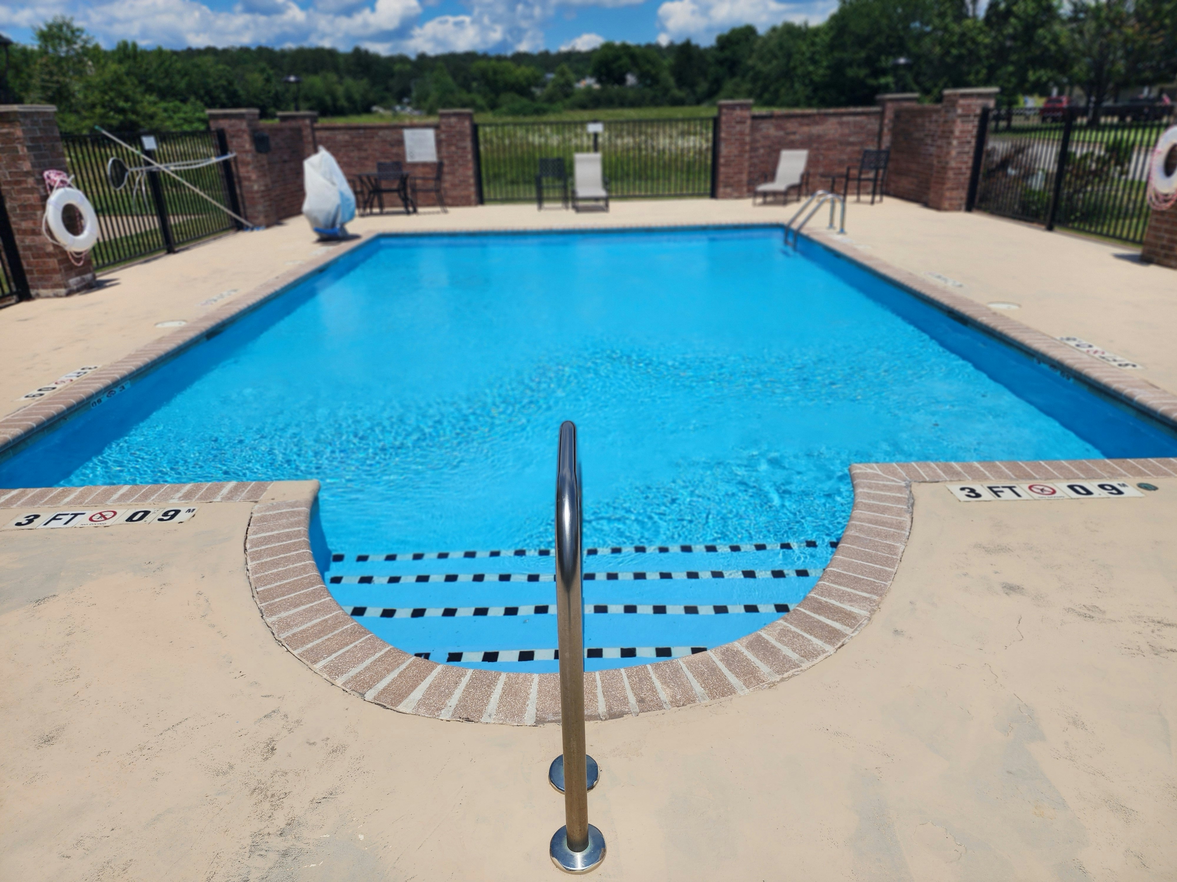 Holiday Inn Express Hotel and Suites Heber Springs 30/30