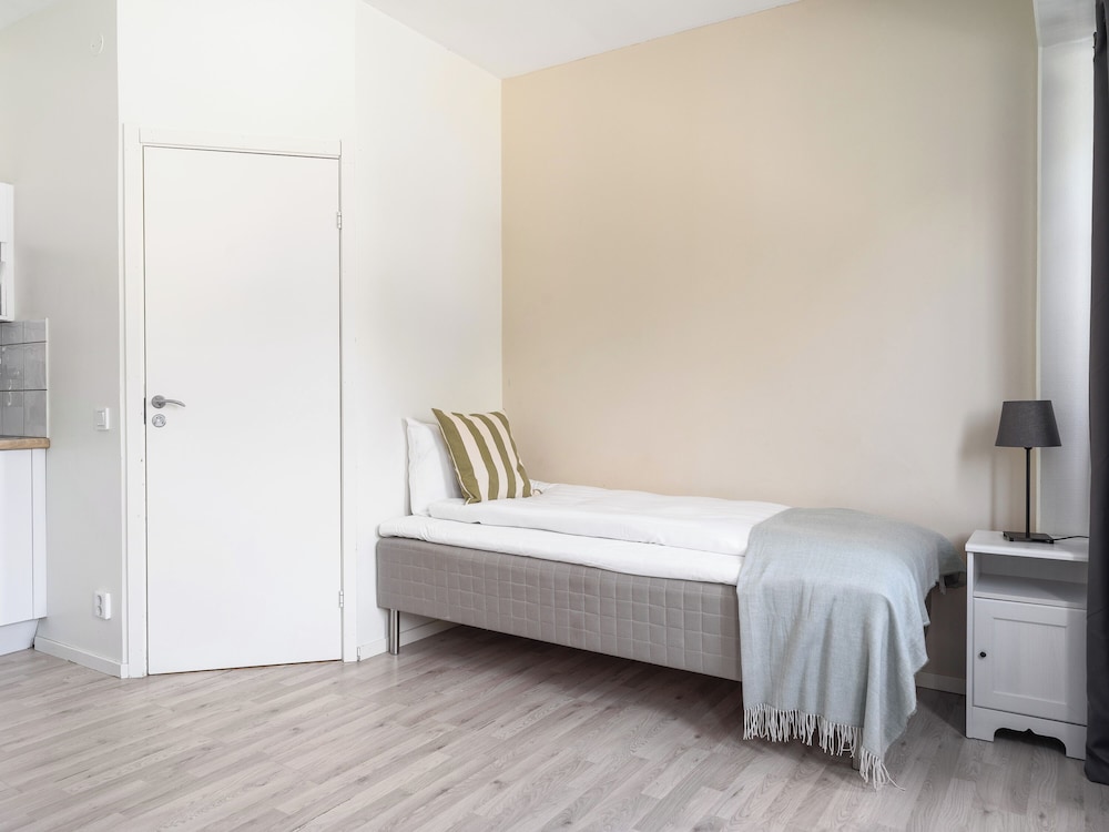 Part-Time Home Slagsta Strand 5/13