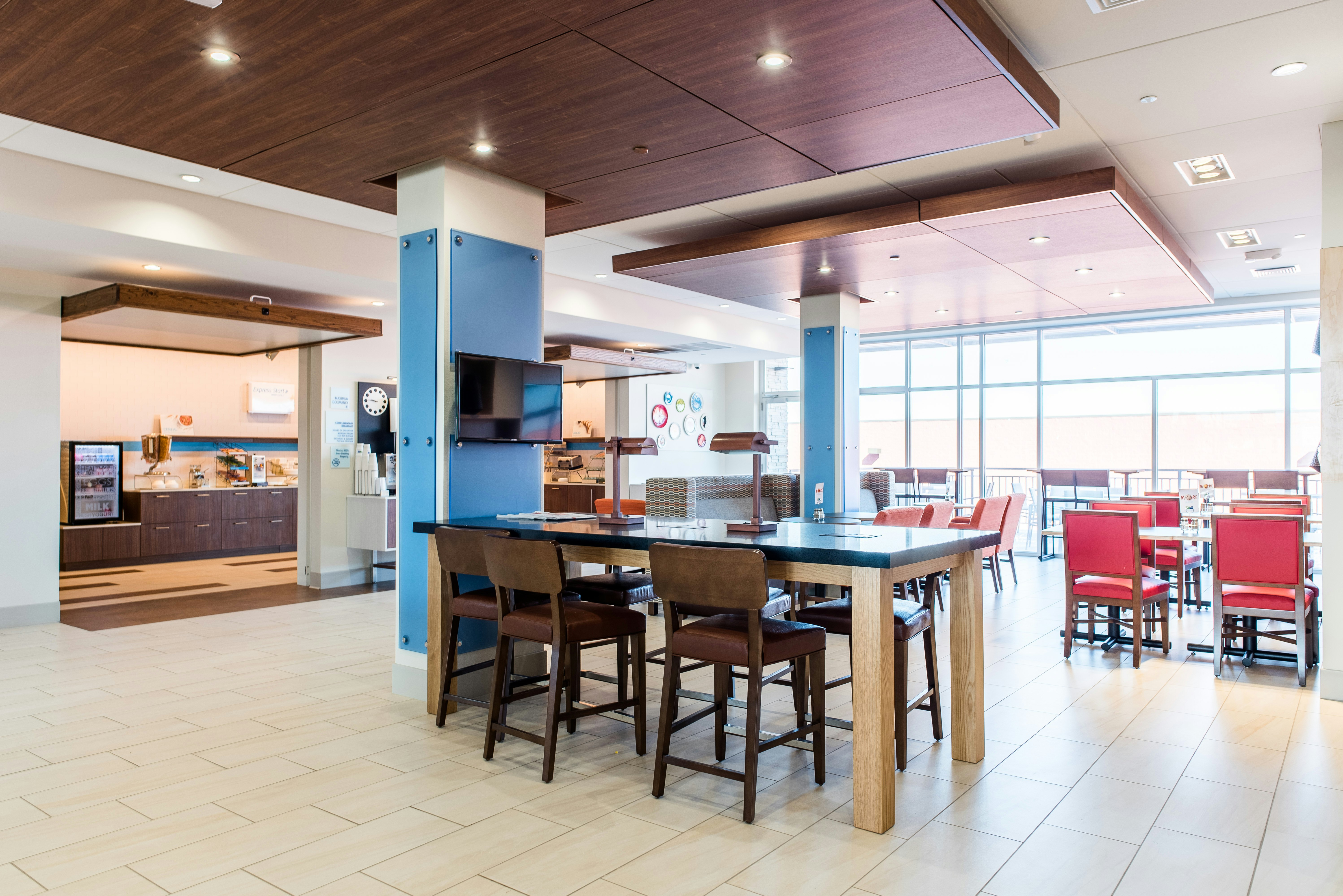 Holiday Inn Express And Suites Madison 49/65