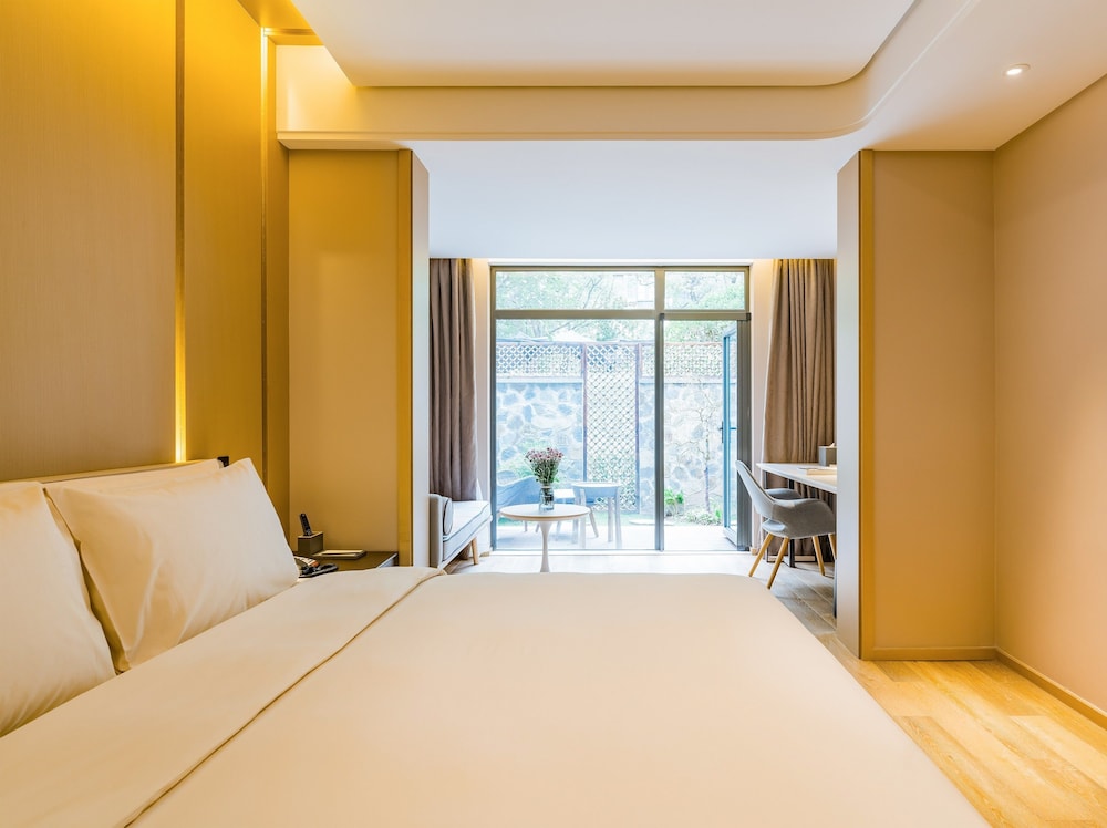 Suqian Development Avenue Atour Hotel 16/40