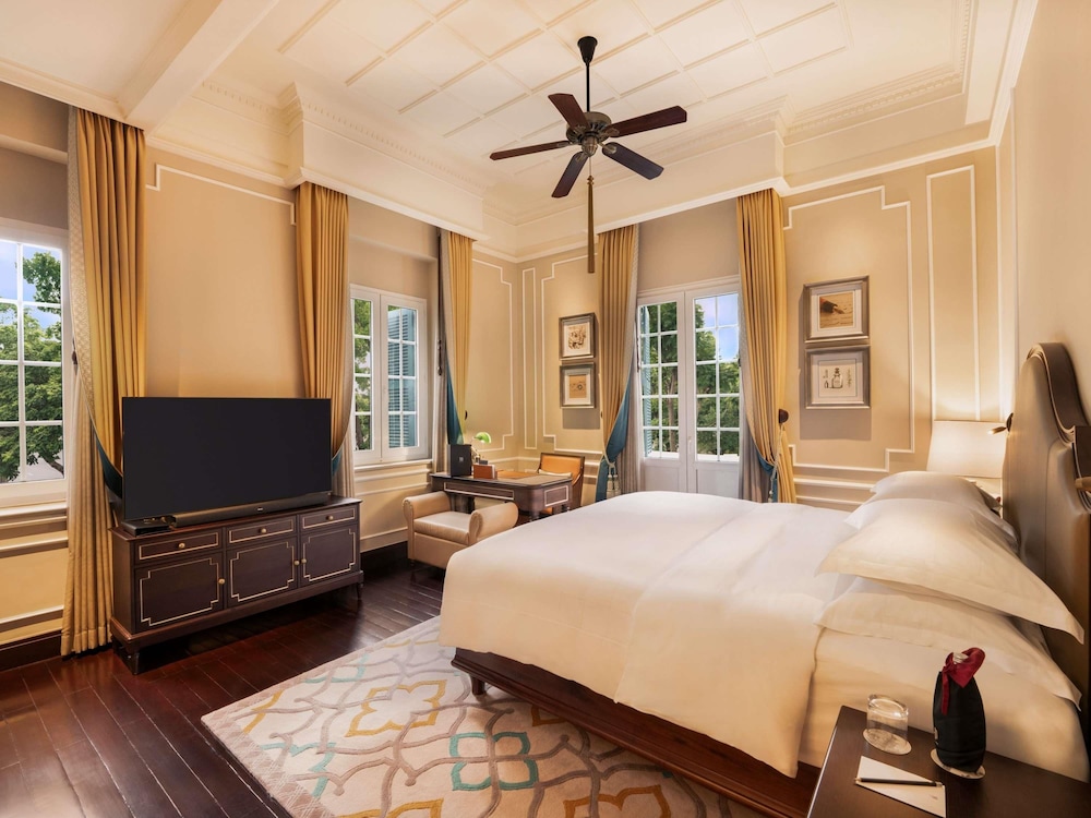 Graham Greene, Suite, King Bed, Heritage Wing