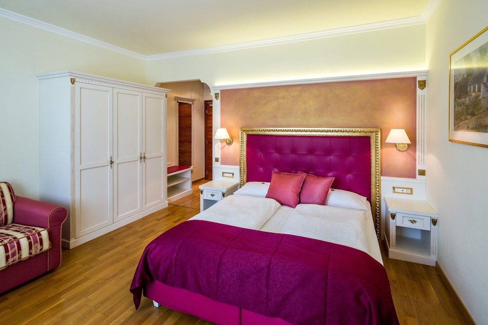 Windsor Hotel 15/50