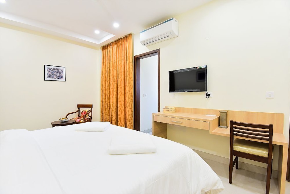 ZEN Suites Golf Course Road 16/50