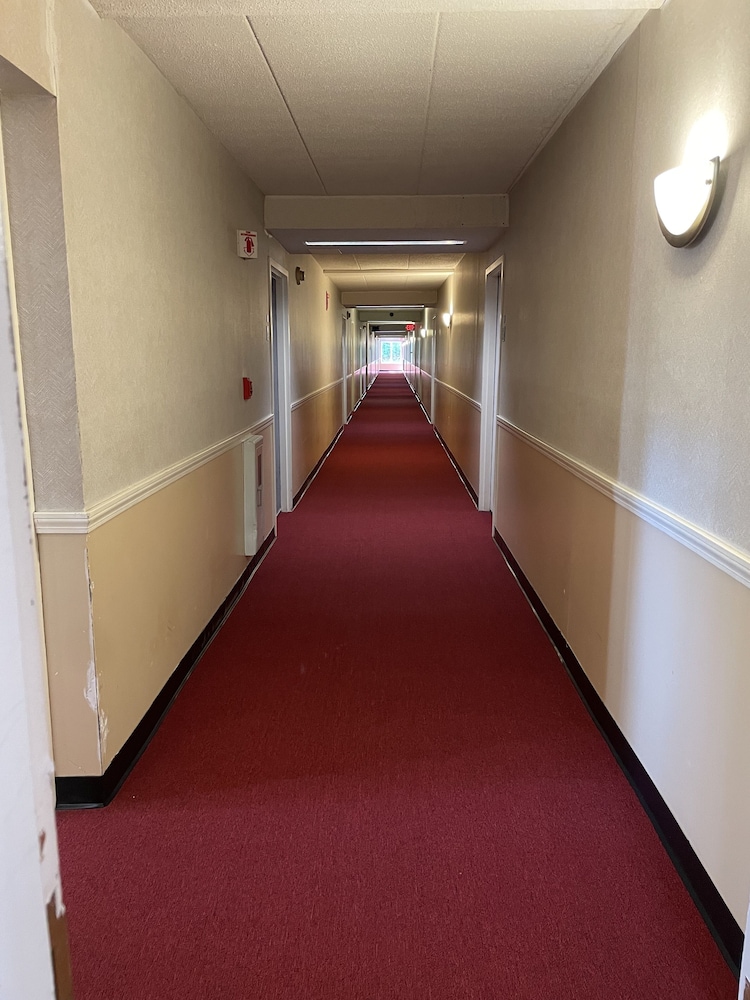 Gold Star Inn Suites 22/40
