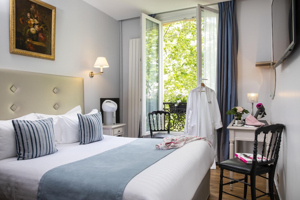 Hotel Plaza Elysees 7/50