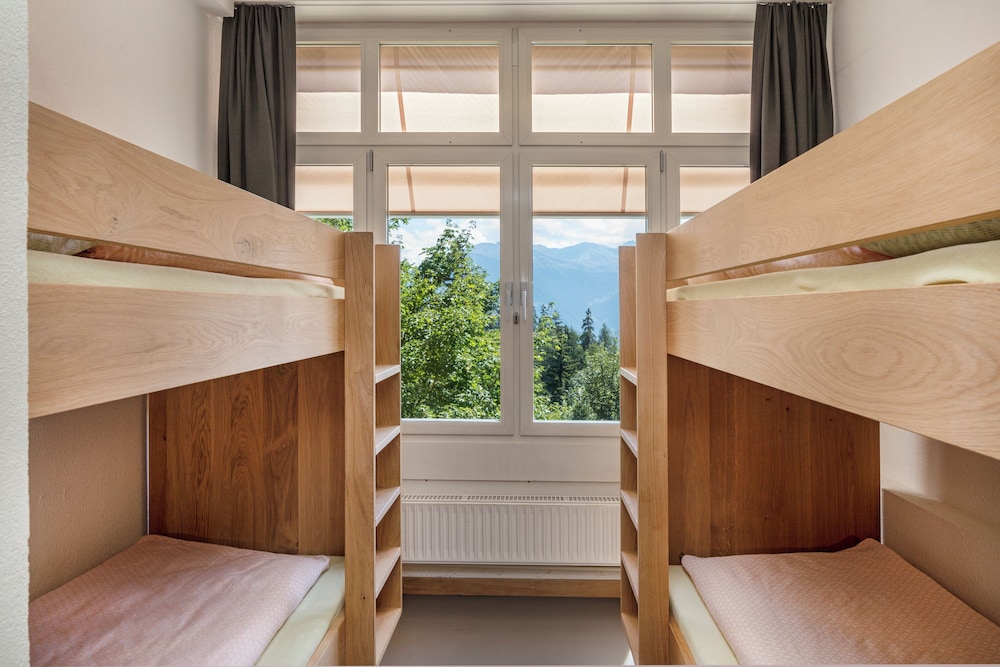 Youth Hostel Crans Montana 21/53