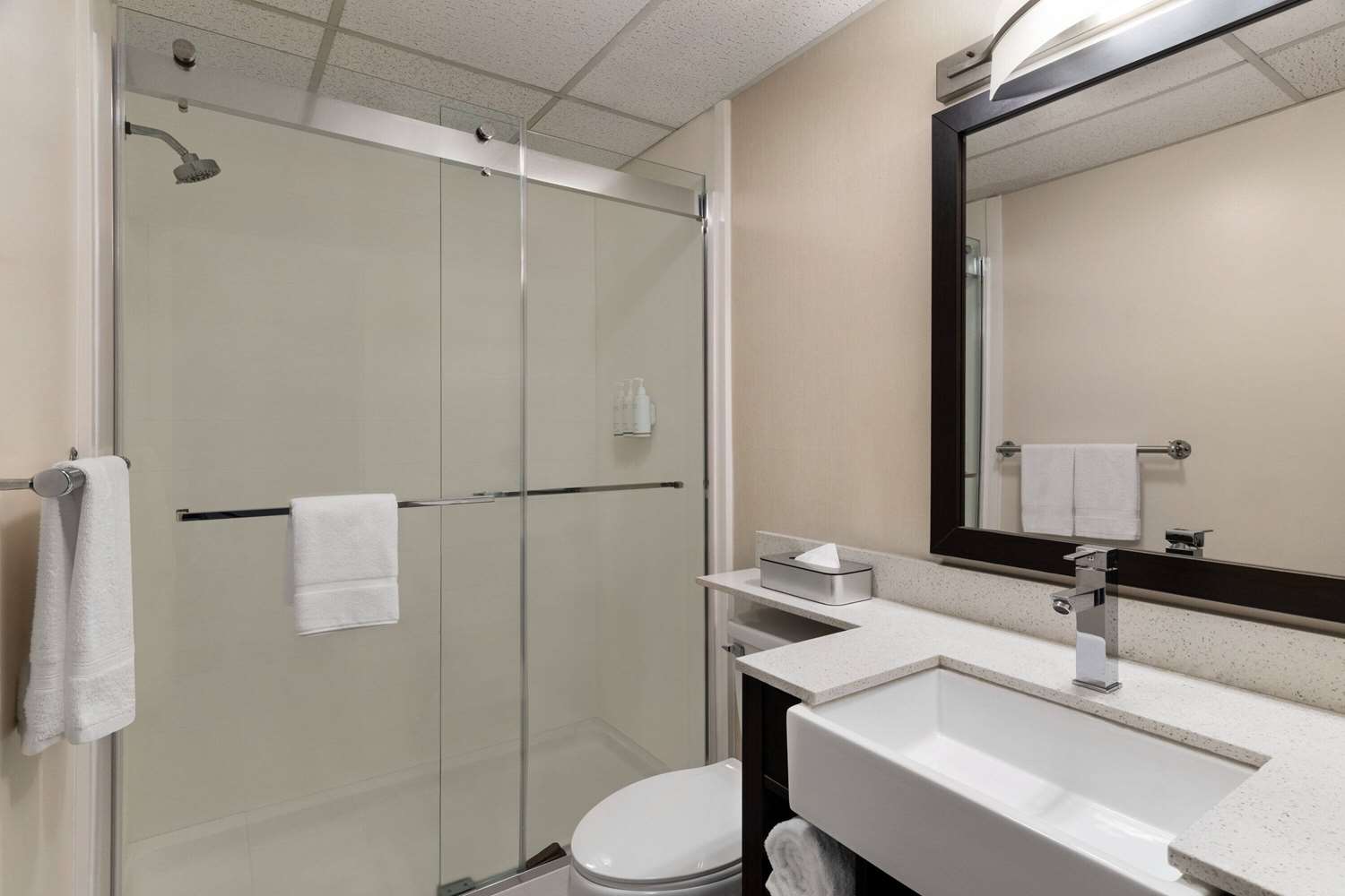 Days Inn Suites By Wyndham Lancaster Amish Country 23/28