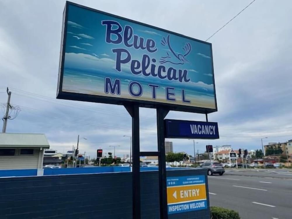 Blue Pelican Motel 8/45
