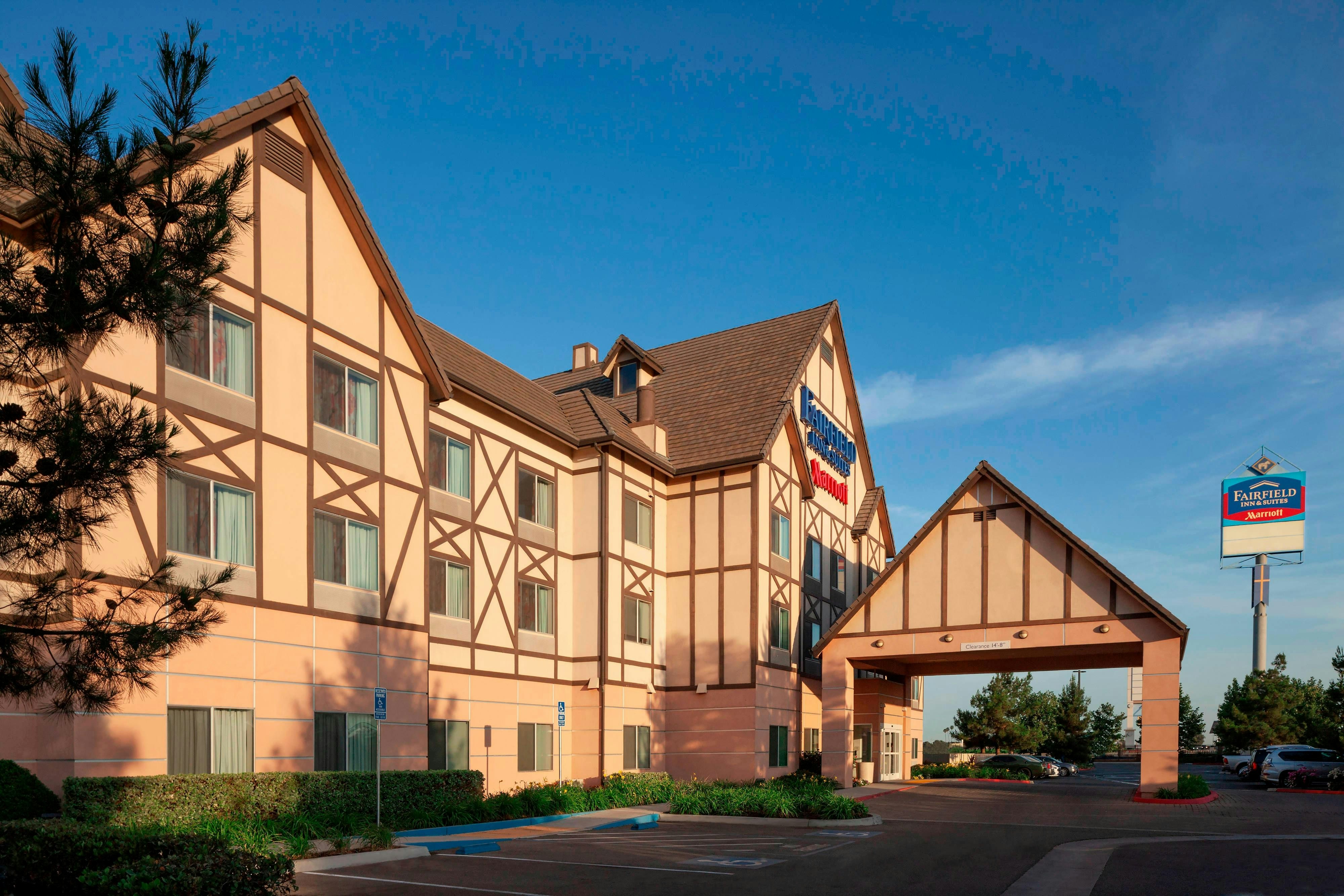 Fairfield Inn and Suites by Marriott Selma Kingsburg 2/36