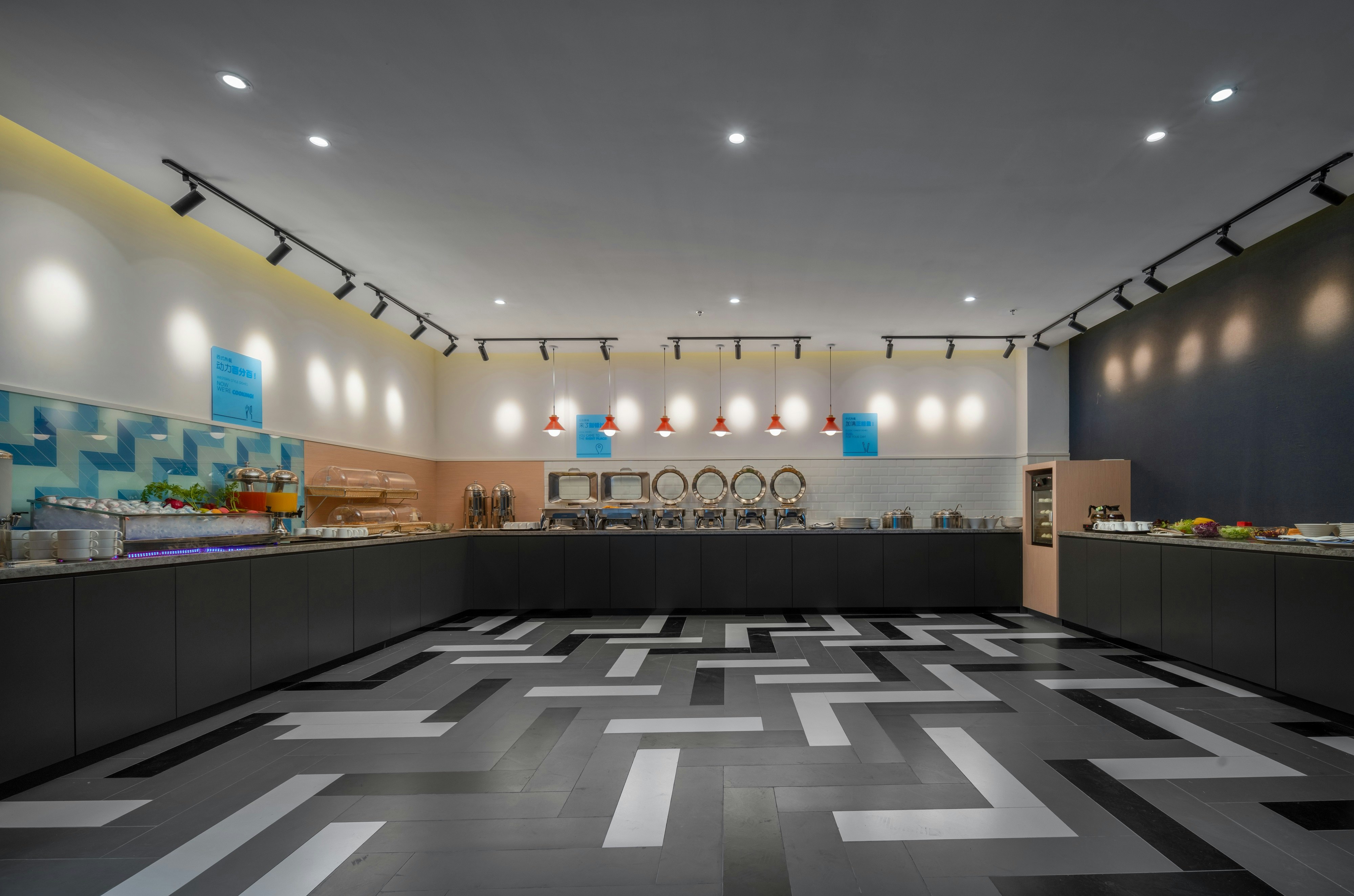 Holiday Inn Express Nanjing Happy Valley 38/40
