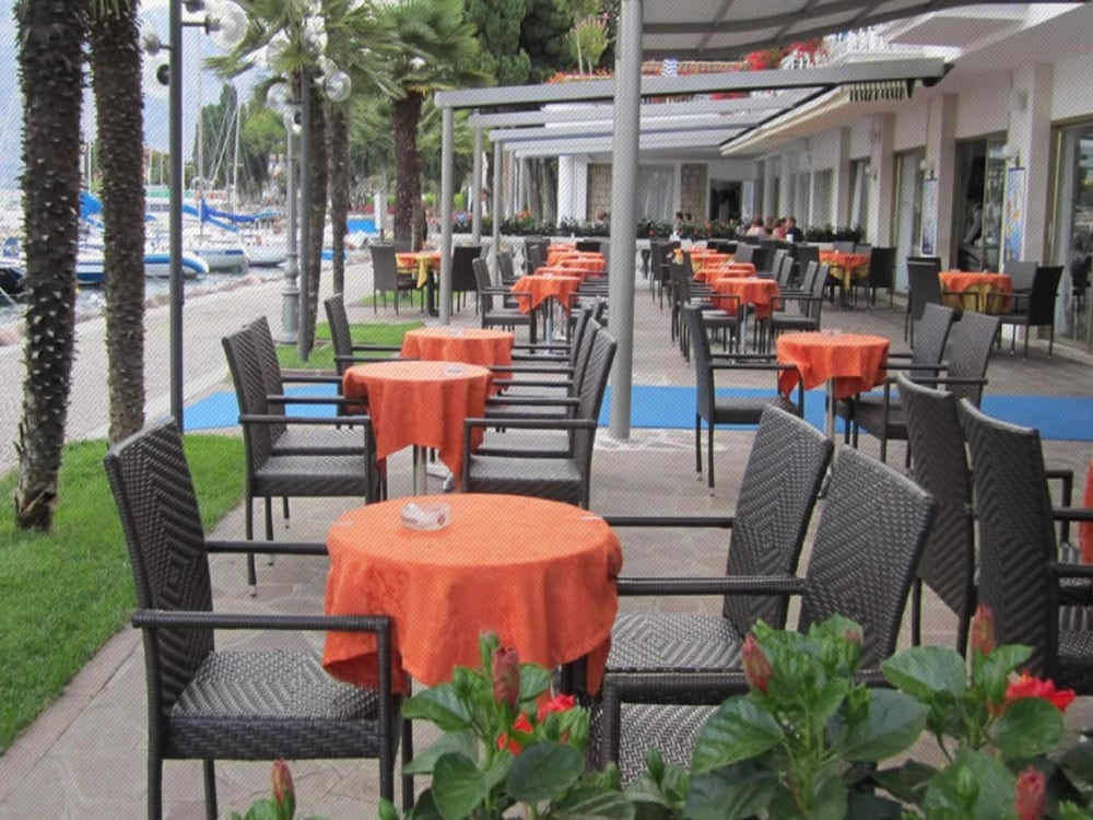 Hotel Excelsior Bay 37/50