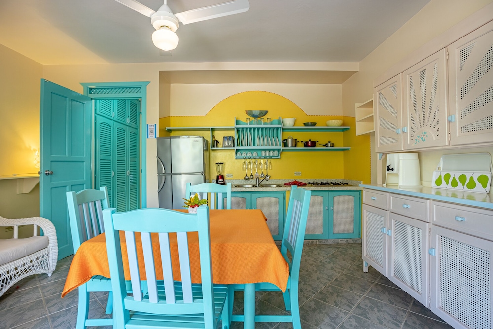 Hotel Playa Colibri 50/72