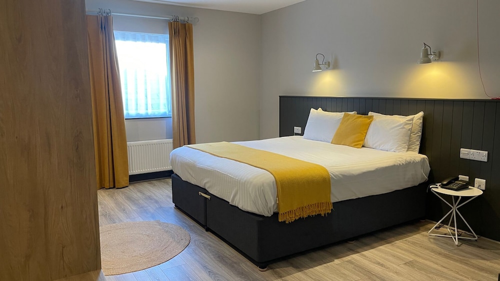 The Marine Hotel 12/54