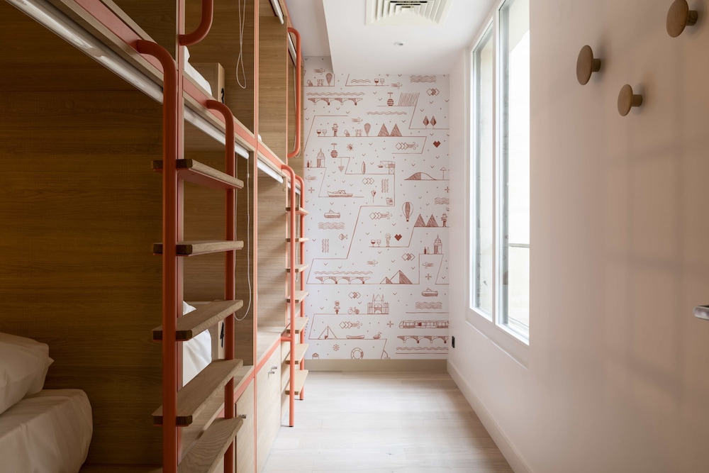 Central Hostel 49/50