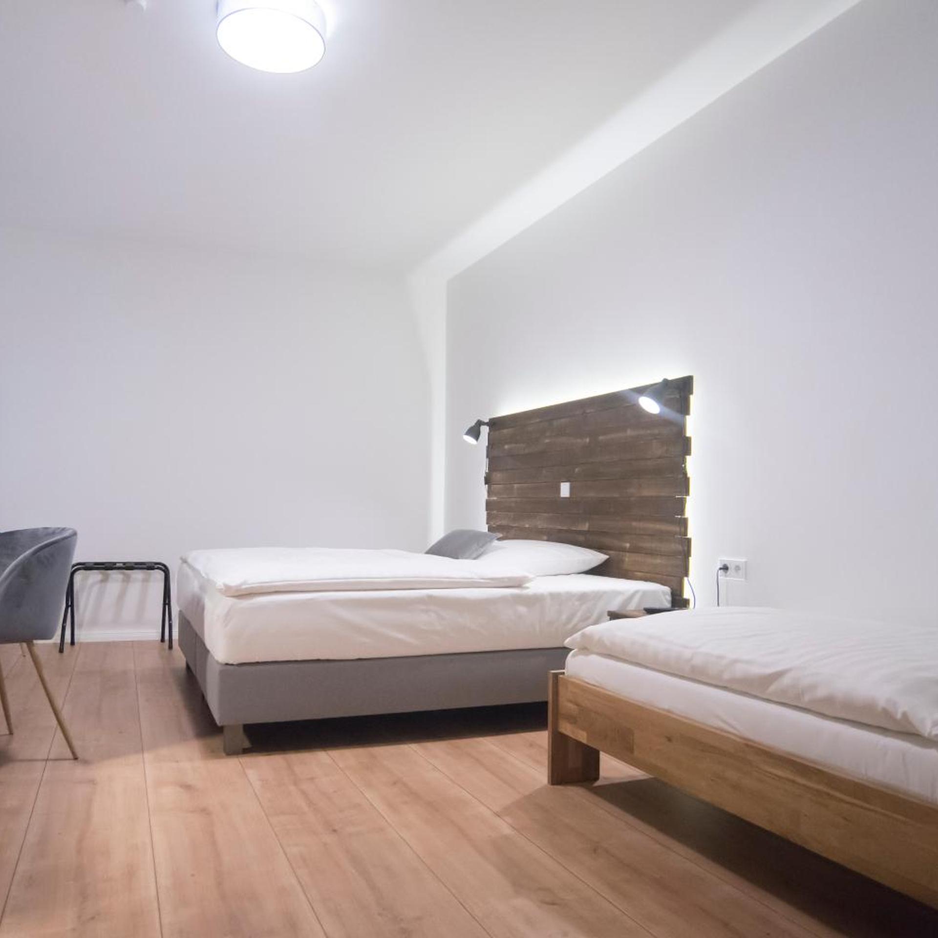 غرفة ثلاثية، Hotel Wiesengrund 4/9