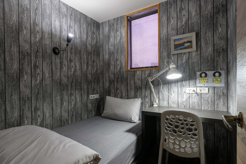 MALE DORM, STANDARD, SINGLE