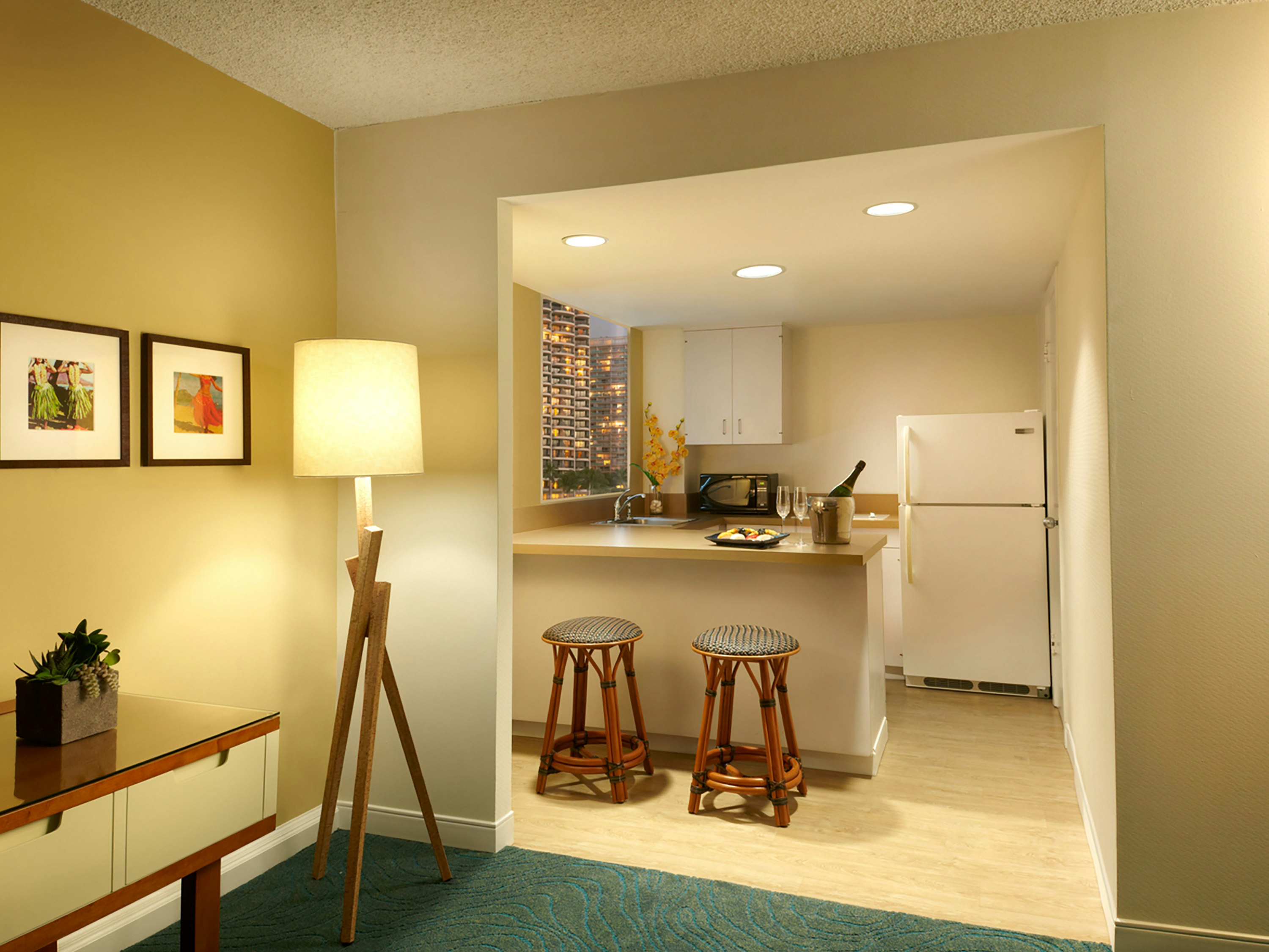 Oasis Hotel Waikiki 28/37