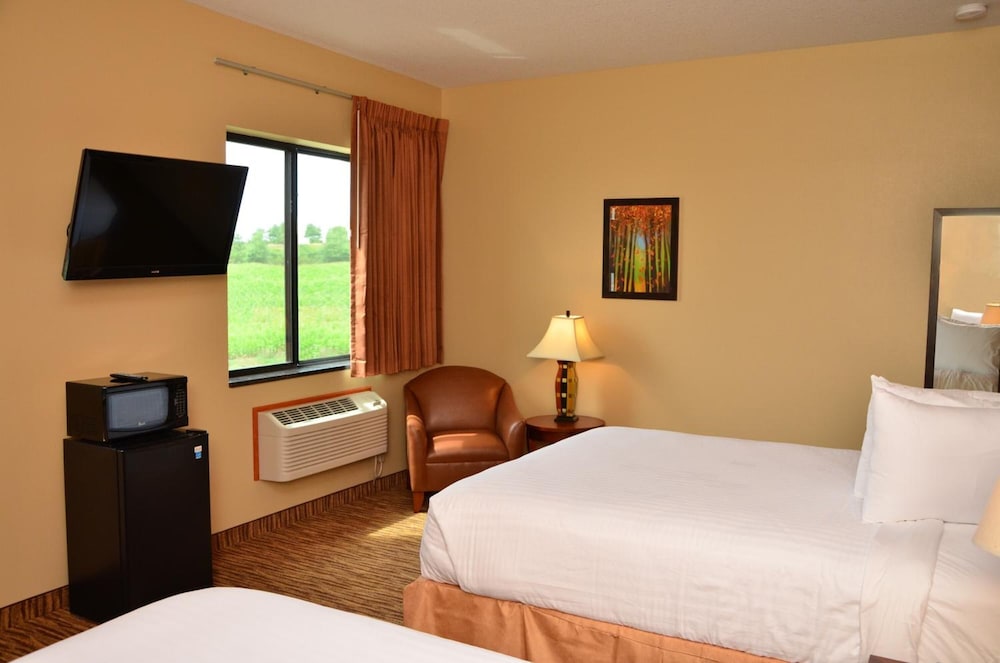 Cobblestone Inn and Suites Newton (ex. Boulders Inn & Suites) 15/55