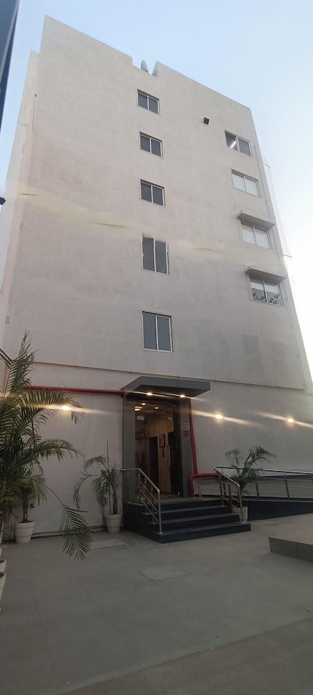 Iris Beacon Hotel, Rajkot 28/32