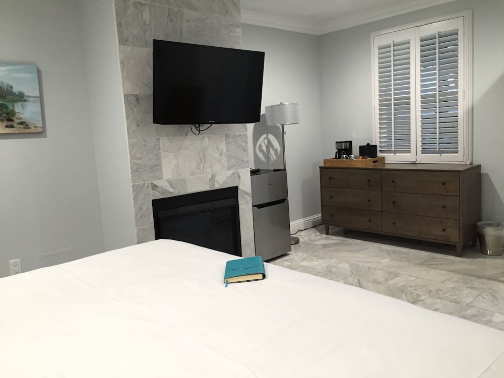 Beach Bungalow Inn and Suites 3/67